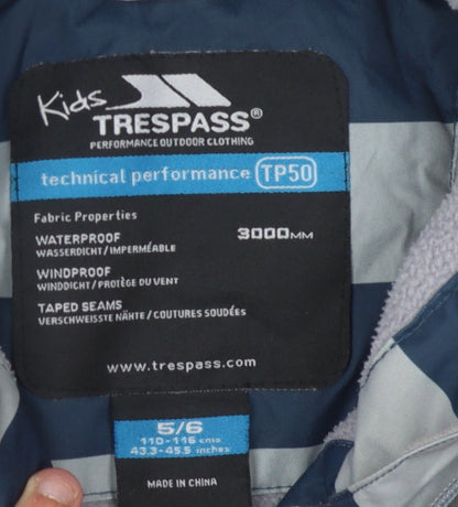 Close-up detail of Trespass boys’ blue striped parka jacket 5-6 years waterproof