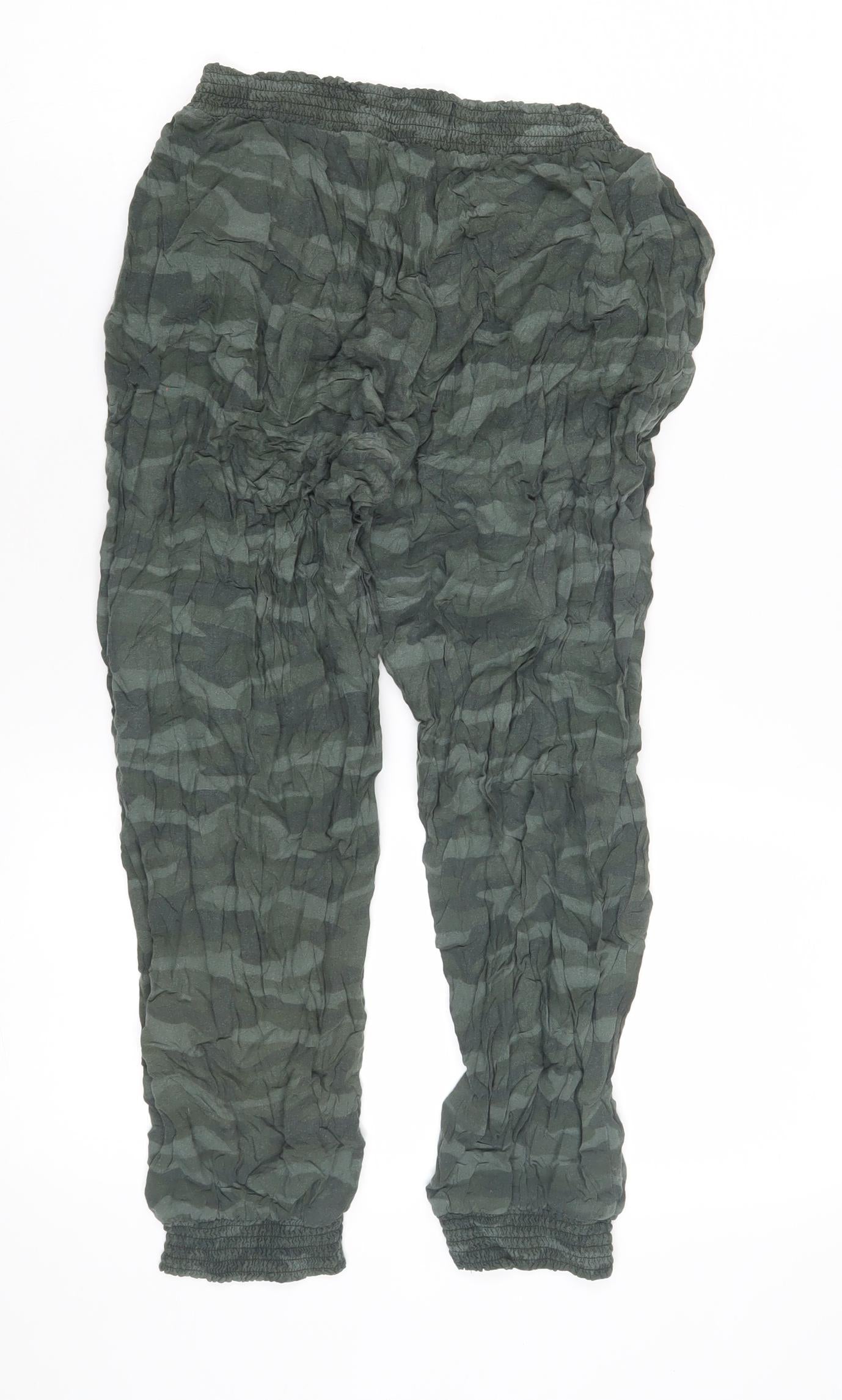 American Eagle Women's Green Camouflage Jogger M