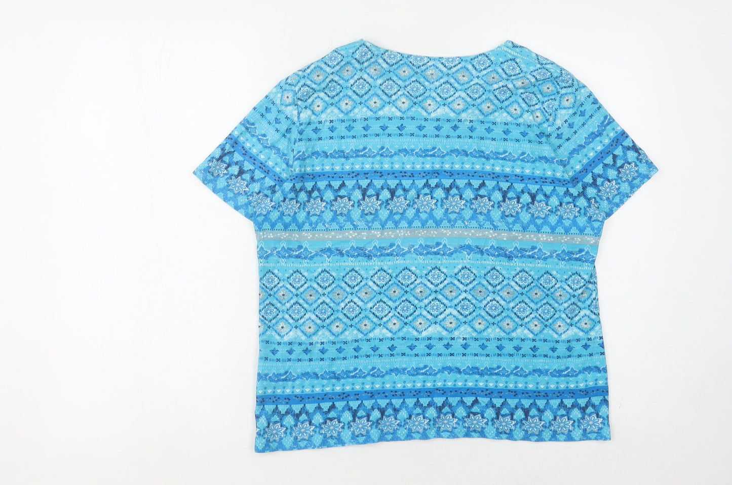 Isle Essentials Women's Blue Geometric T-Shirt