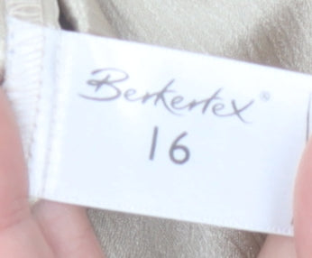 Berkertex Women’s Beige Size 16 V-Neck Sleeveless Tank Top