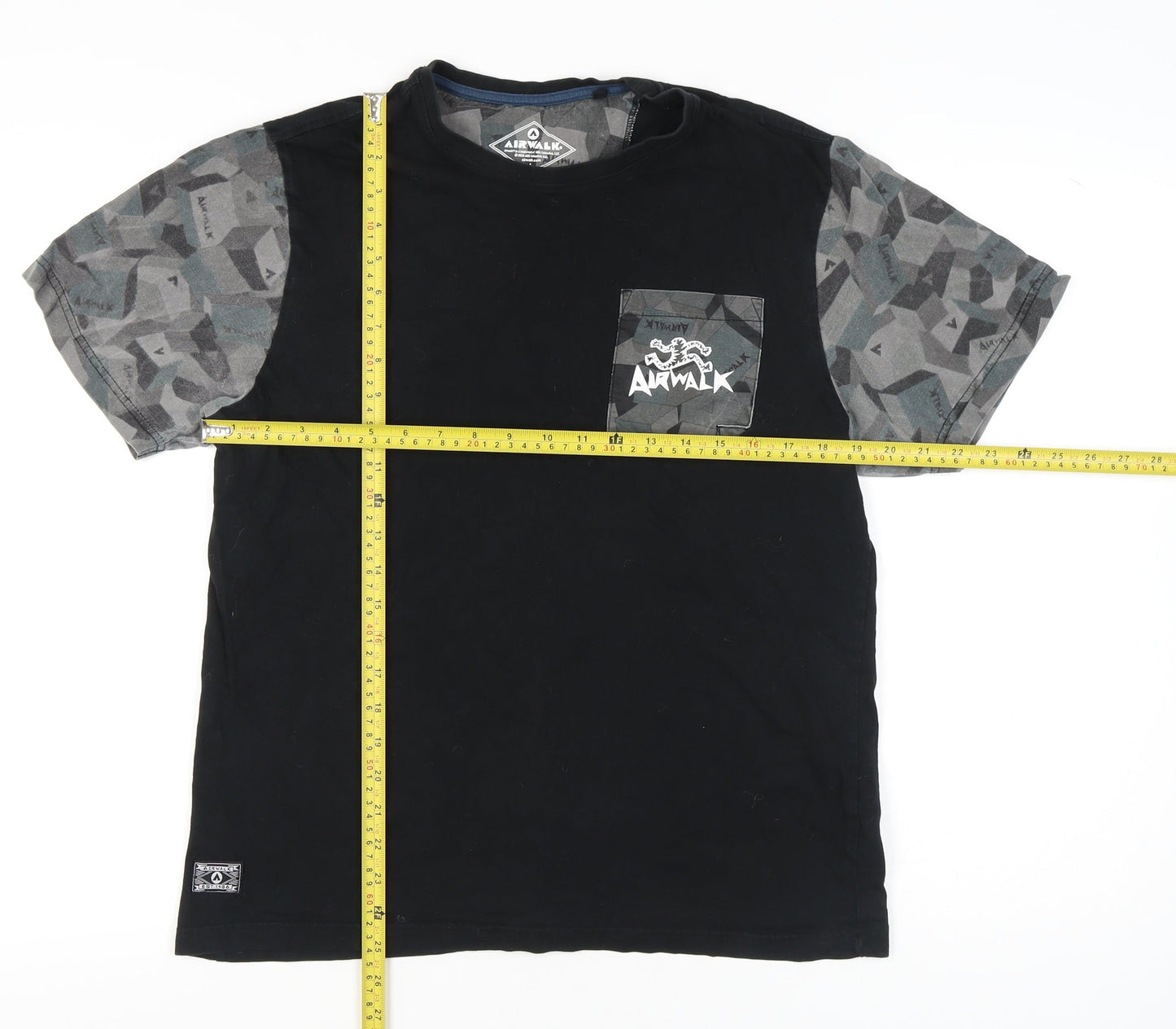 Airwalk Men's Black Camouflage Sleeve Pocket T-Shirt Size L