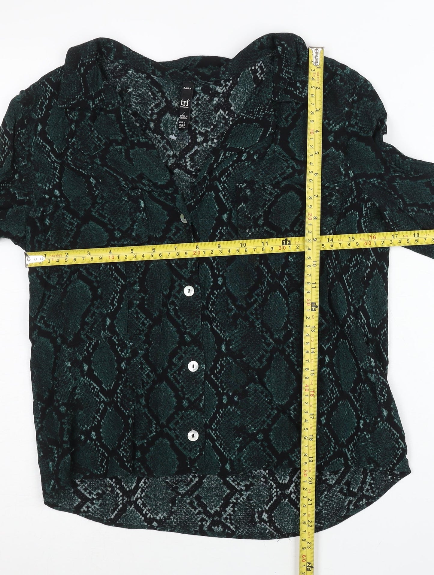 Zara Women Green Animal Print Button-Up Shirt Size 8 Short Sleeve