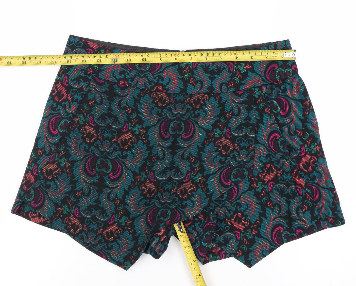 Urmoda Womens Multicoloured Jacquard Shorts Size M Regular Fit