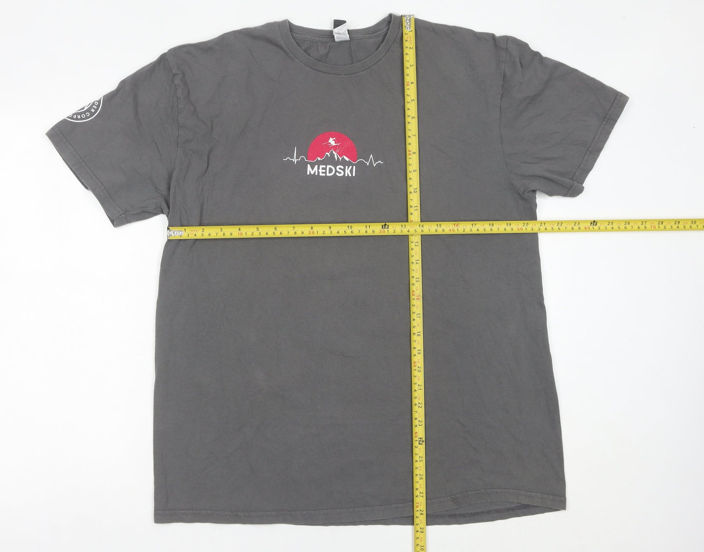 Gildan Men’s Grey XL Ski Sports Graphic T-Shirt Crew Neck