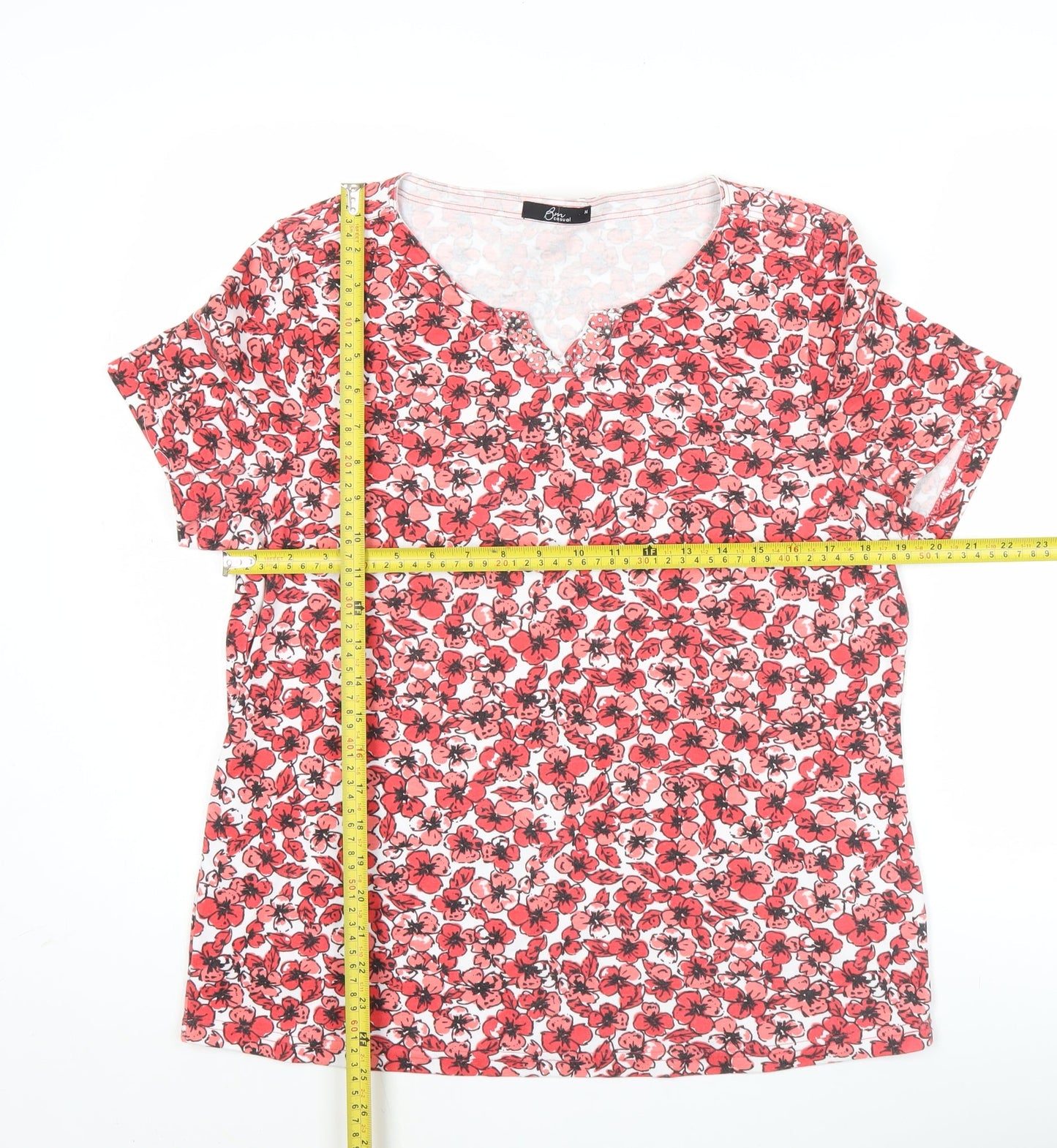 Bm Casual Women’s Red Floral T-Shirt Size M Scoop Neck