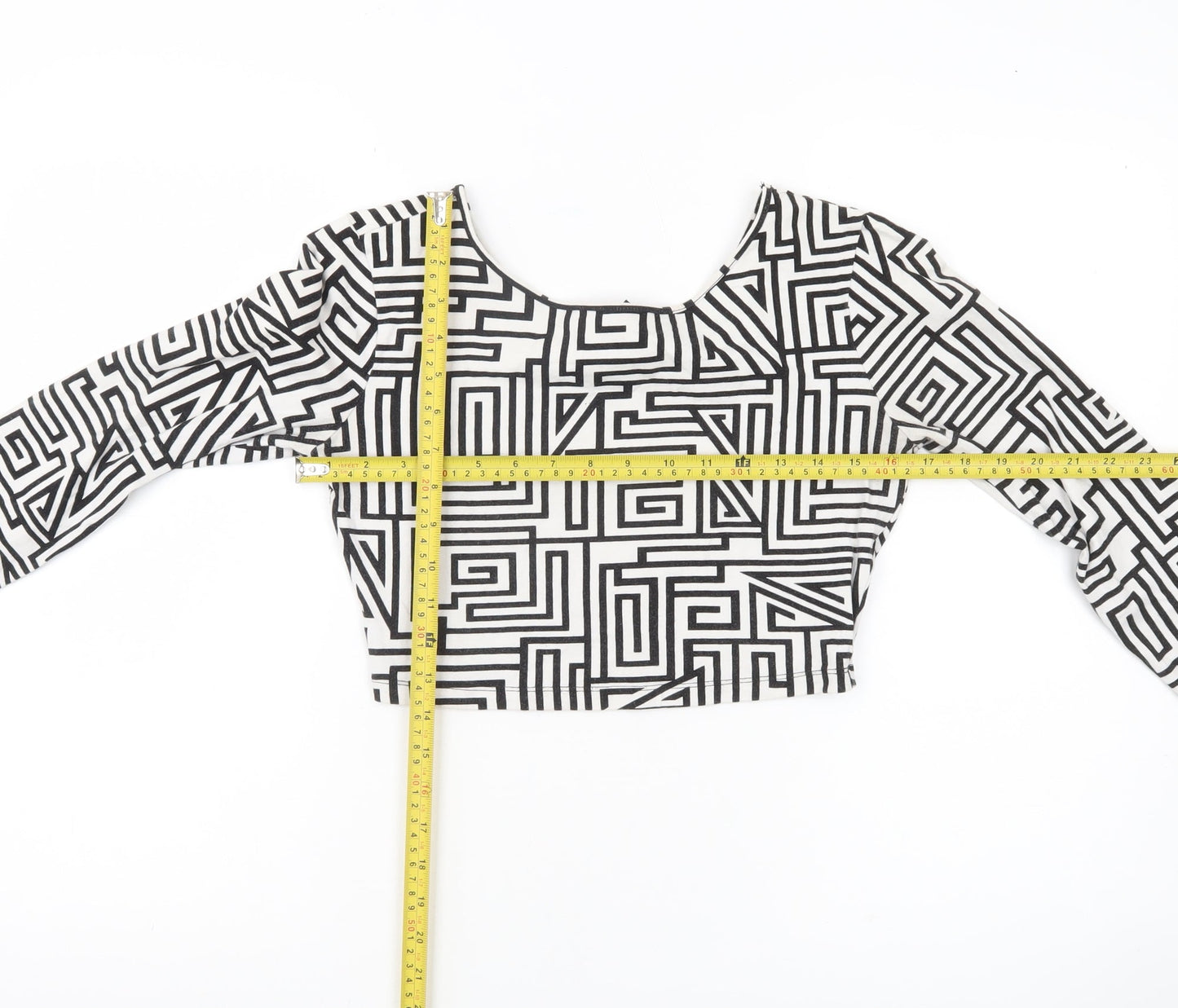 Forever 21 Women’s Black White Geometric Crop Top L Long Sleeve