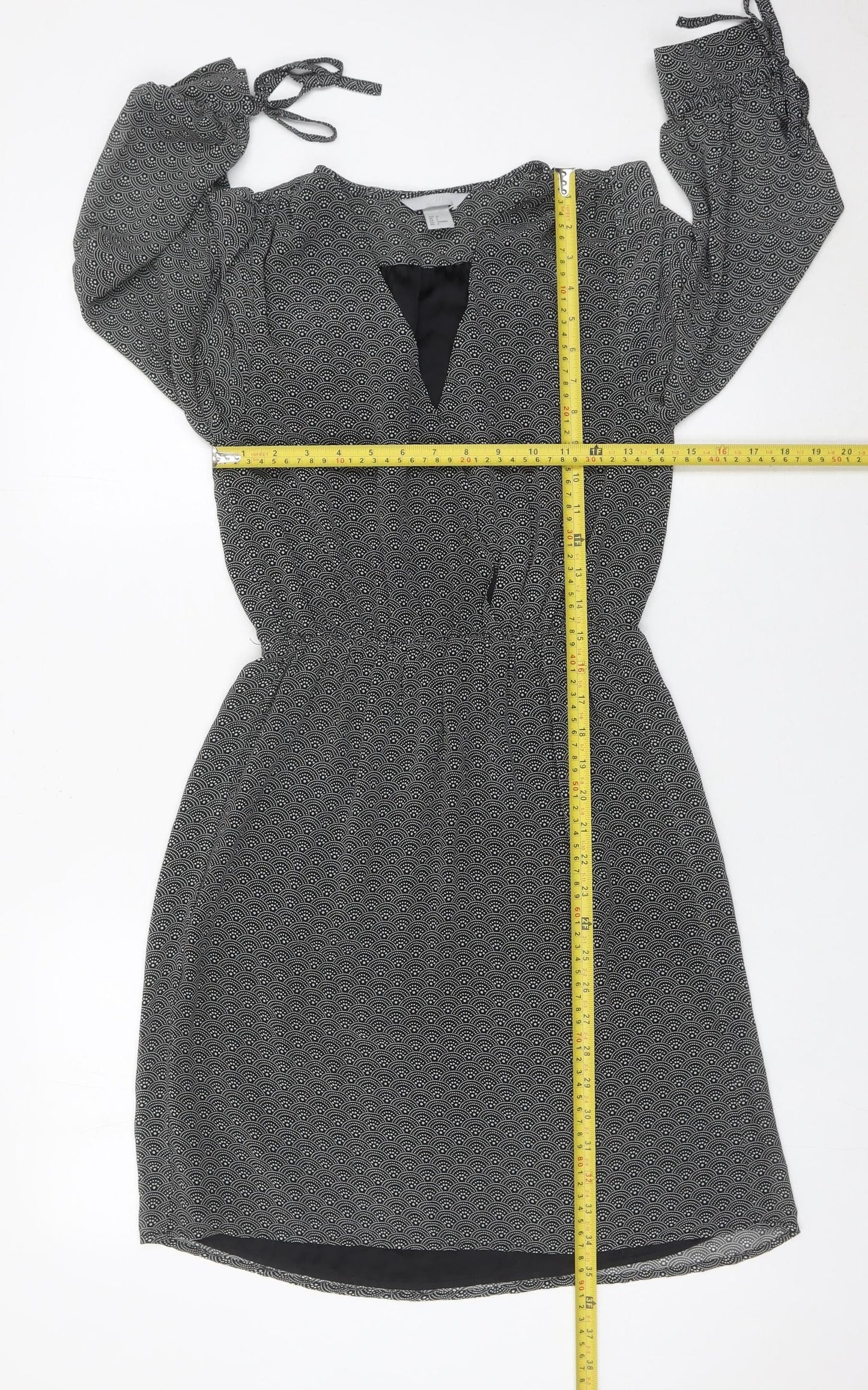 H&M Women’s Black Geometric Knee Length Shift Dress Size 8