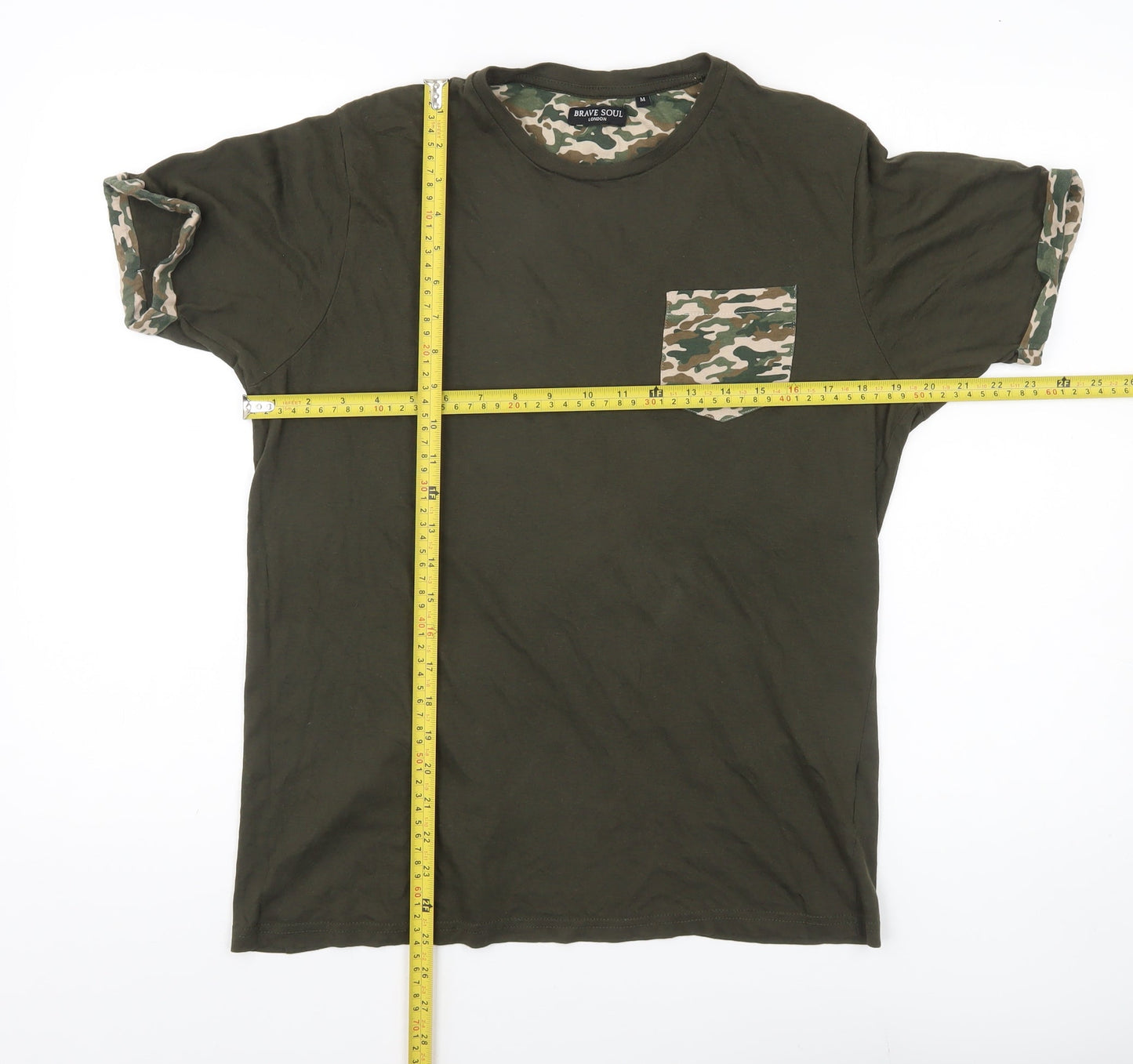 Brave Soul Men's Green Camouflage Pocket T-Shirt Size M Regular Fit