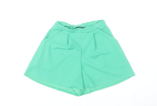 Boohoo Women Green Size 6 Paperbag Shorts Polyester Blend