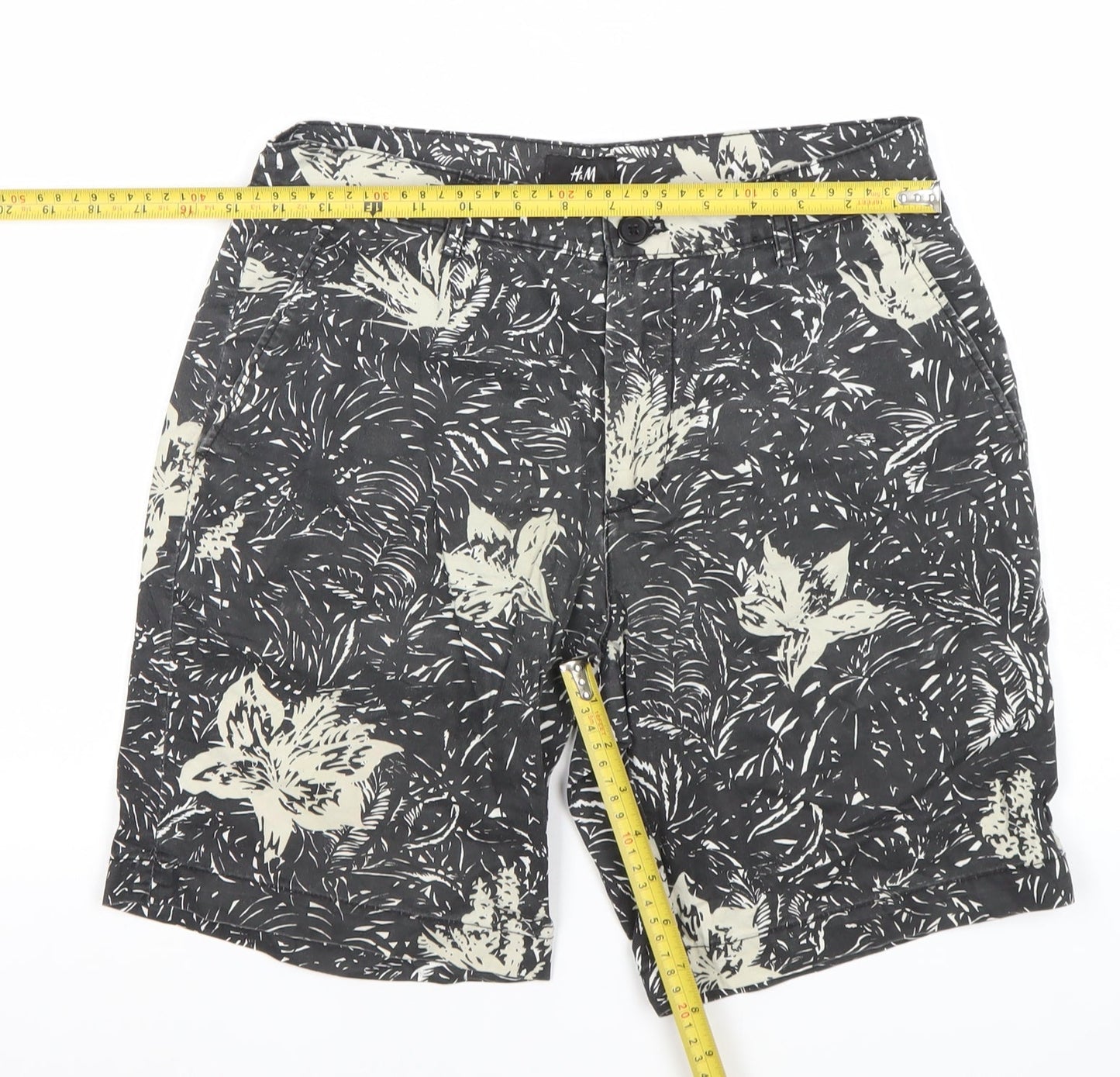 H&M Men’s Black Floral Chino Shorts Size 30R Summer Casual