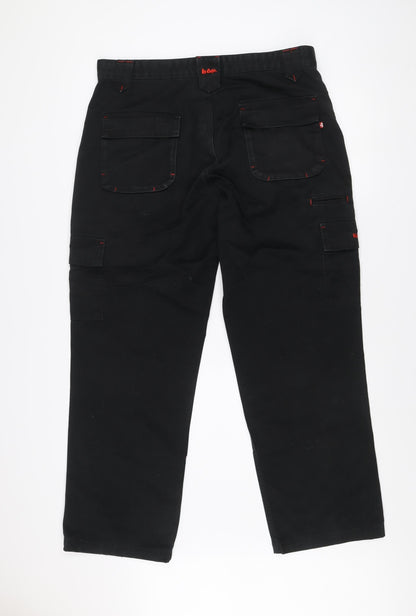 Close-up detail of Lee Cooper Men's Black Cargo Workwear Trousers 38R Polyester Cotton Blend