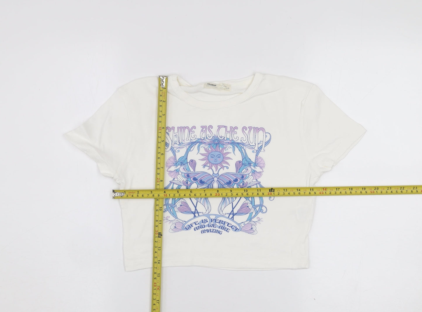 Pull & Bear Women's White Cropped Graphic T-Shirt Size S