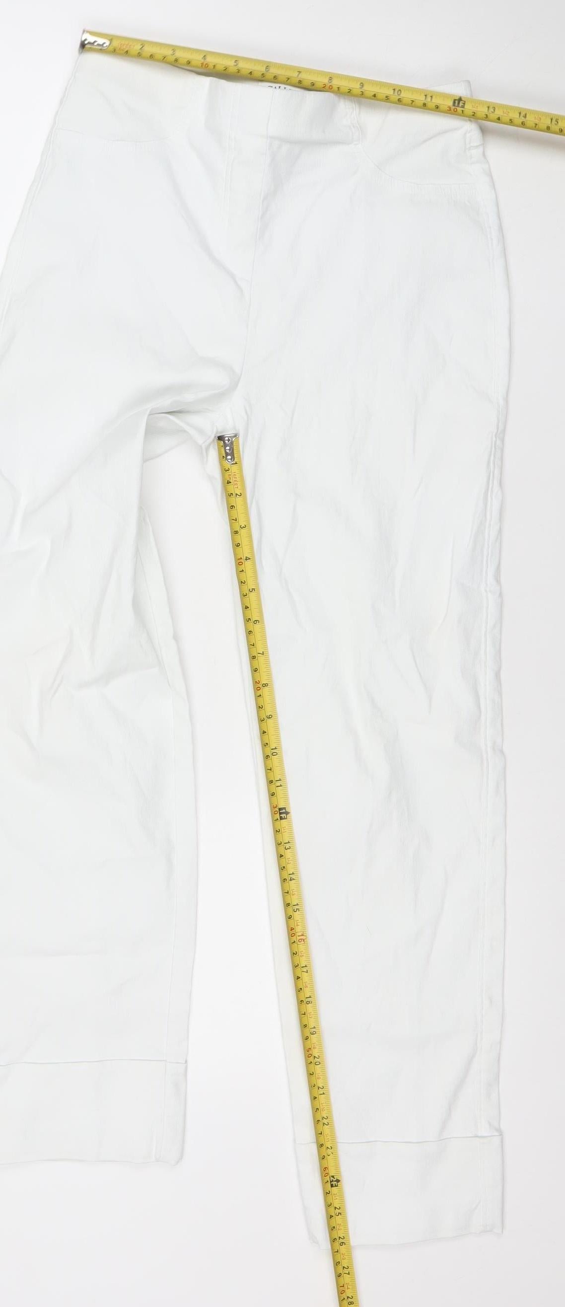 Gallery Womens White Straight Stretch Jeans Size Small