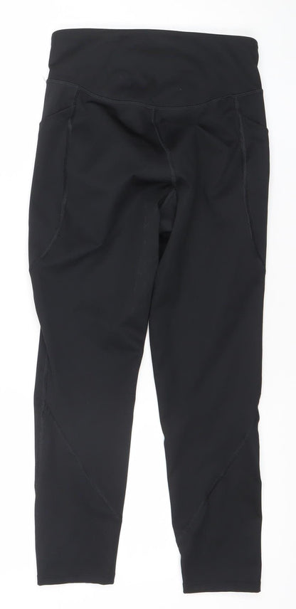 Close-up detail of Dunnes Women's Black Capri Leggings, size S, Activewear