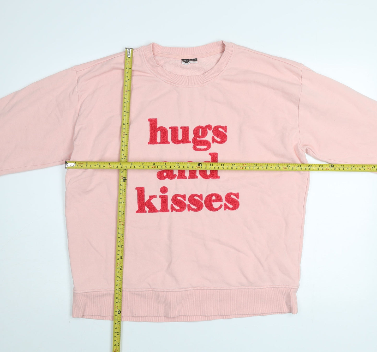 Beloved Woman Pink Pullover Sweatshirt L Hugs and Kisses Graphic