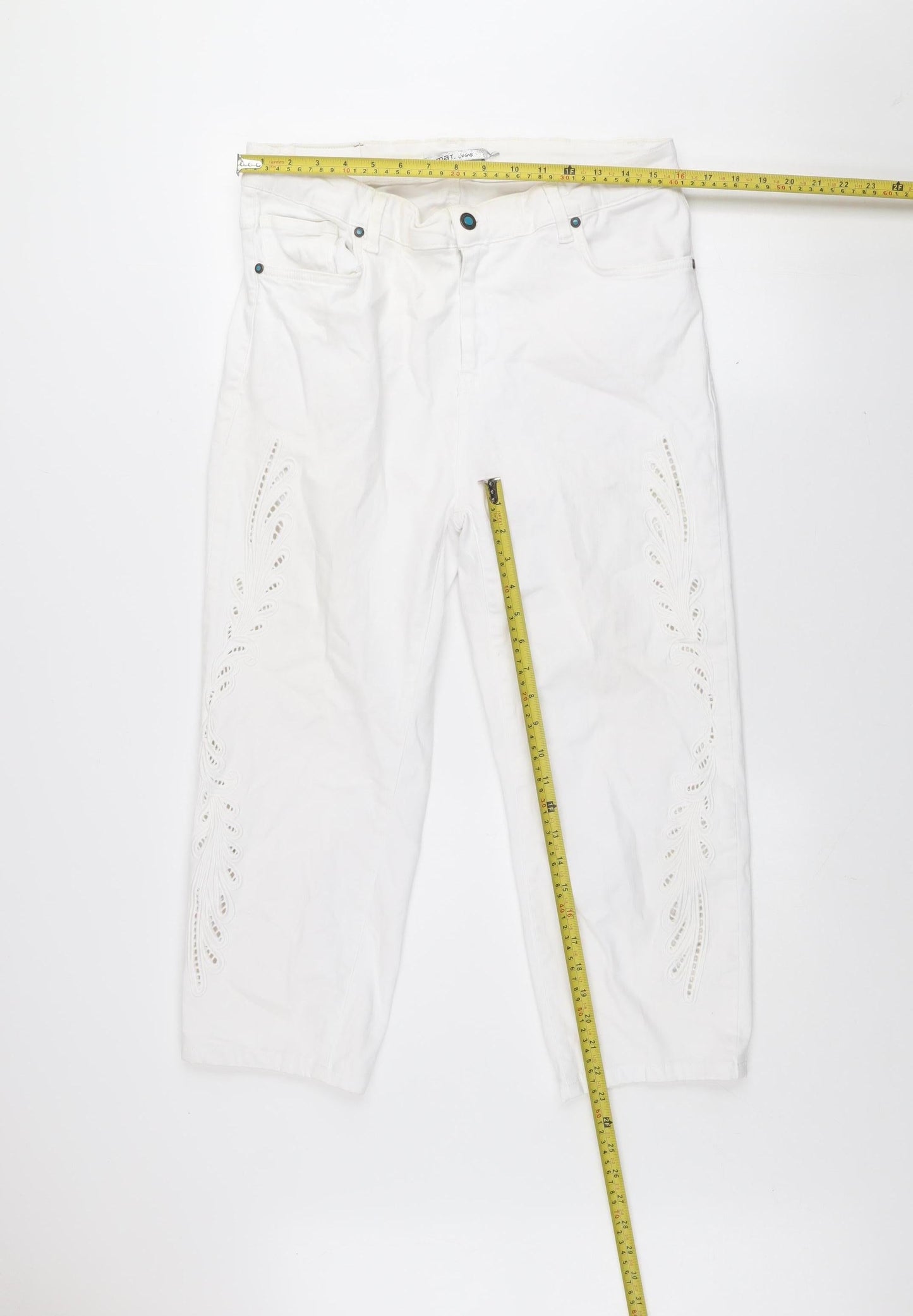 mat. Women's White Embroidered Straight Jeans Size L
