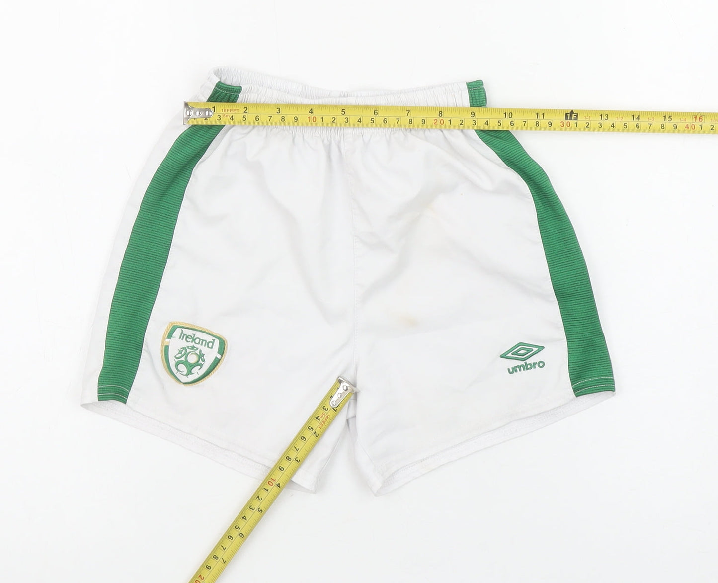 Umbro Boys White 6-7 Years Athletic Football Shorts Ireland Crest
