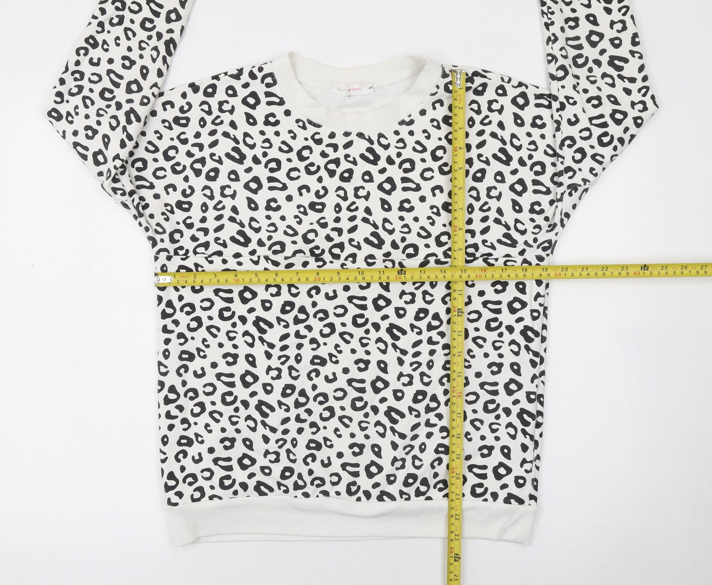 Chic and Discreet Women's White Leopard Print Pullover Sweatshirt Size S