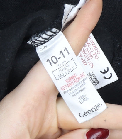 Brand and care label for George girls’ black christmas reindeer pullover sweatshirt 10-11 years