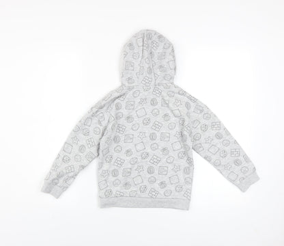 Close-up detail of Super Mario boys’ grey hoodie 6-7 years pullover fleece graphic print