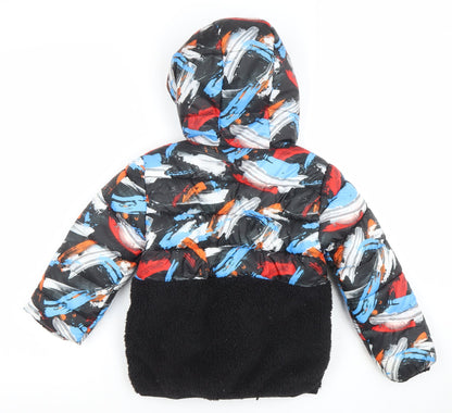 Close-up detail of Mountain Warehouse boys’ multicoloured 5-6 years hooded puffer jacket