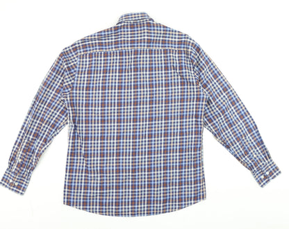 Close-up detail of Dunnes Men's Blue Check Long Sleeve Cotton Button-Up Shirt M