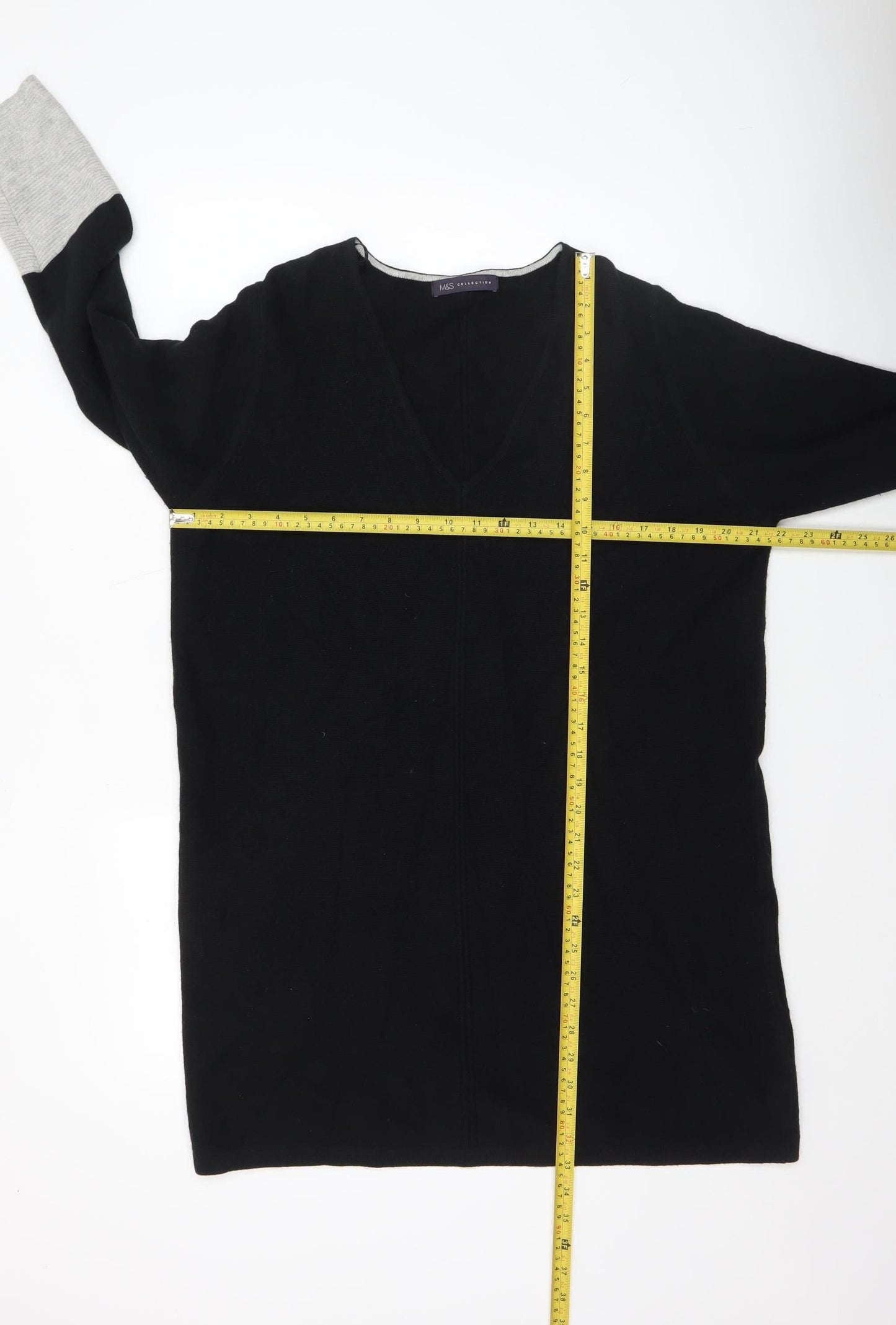 Marks and Spencer Women’s Black V-Neck Tunic Jumper Size 16