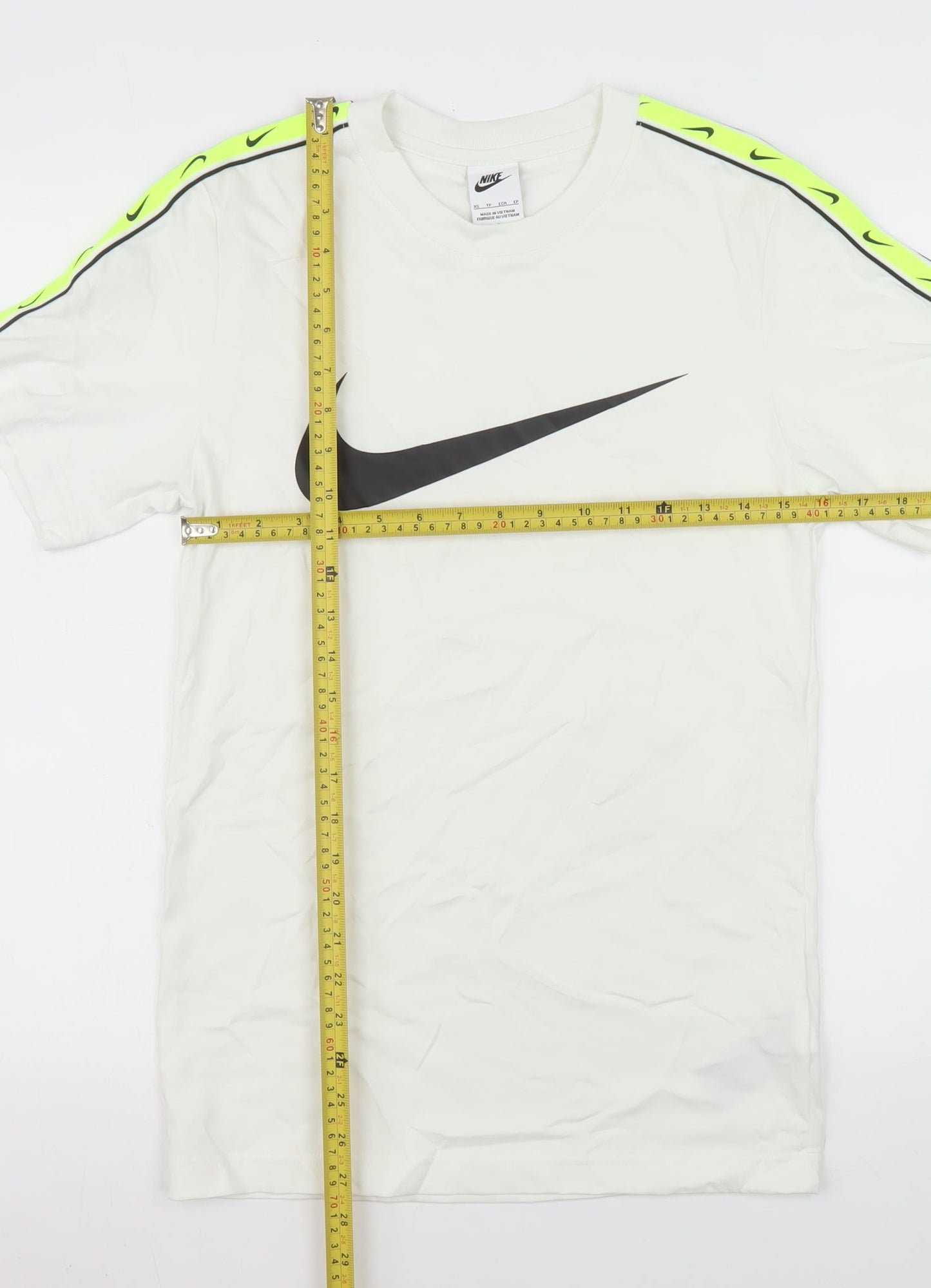 Nike Men's White XS Graphic Swoosh Short Sleeve Cotton T-Shirt