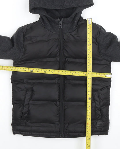 Back view of Target boys’ black hooded puffer jacket 5 years full zip warm winter coat