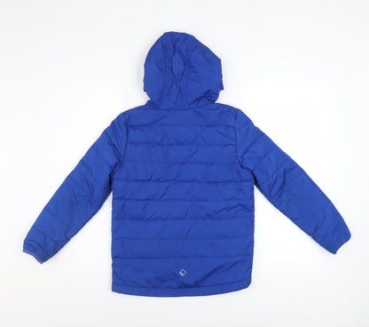 Close-up detail of Regatta boys’ blue hooded puffer jacket 9-10 years insulated winter coat