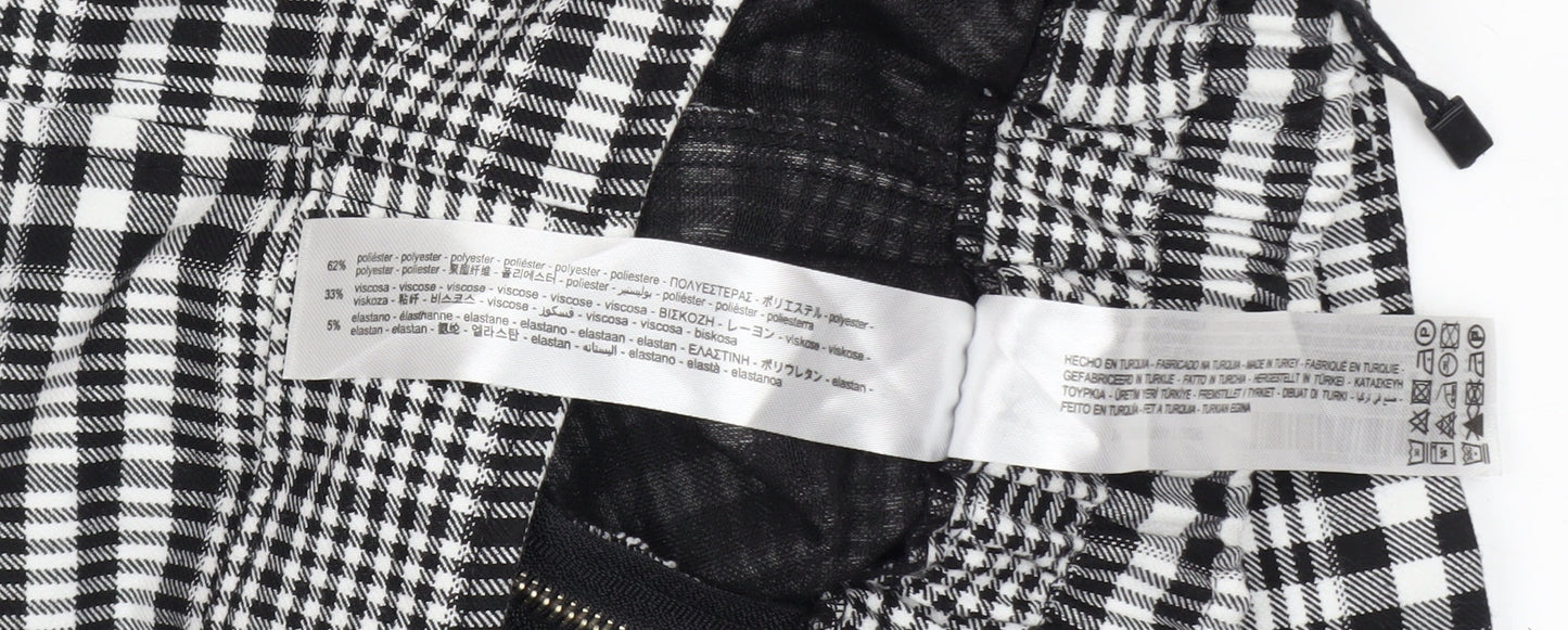 Bershka Women Black Check A-Line Short Skirt Size M