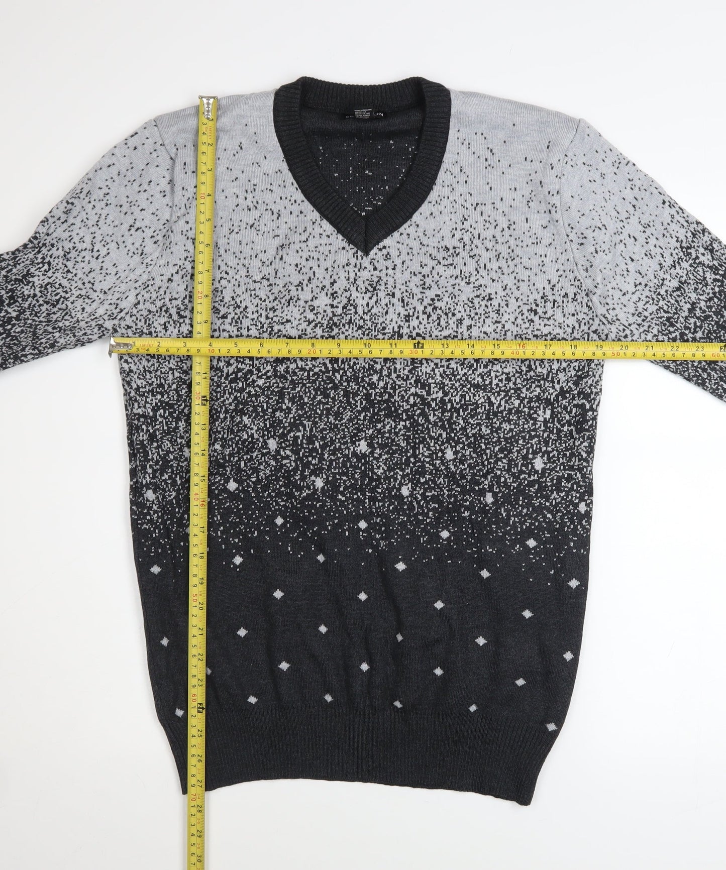 Selection Men's Grey V-Neck Pullover Acrylic Knit Sweatshirt Size S