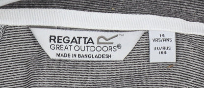 Brand and care label for Regatta boys’ grey 14 years 1/4 zip fleece pullover sweatshirt