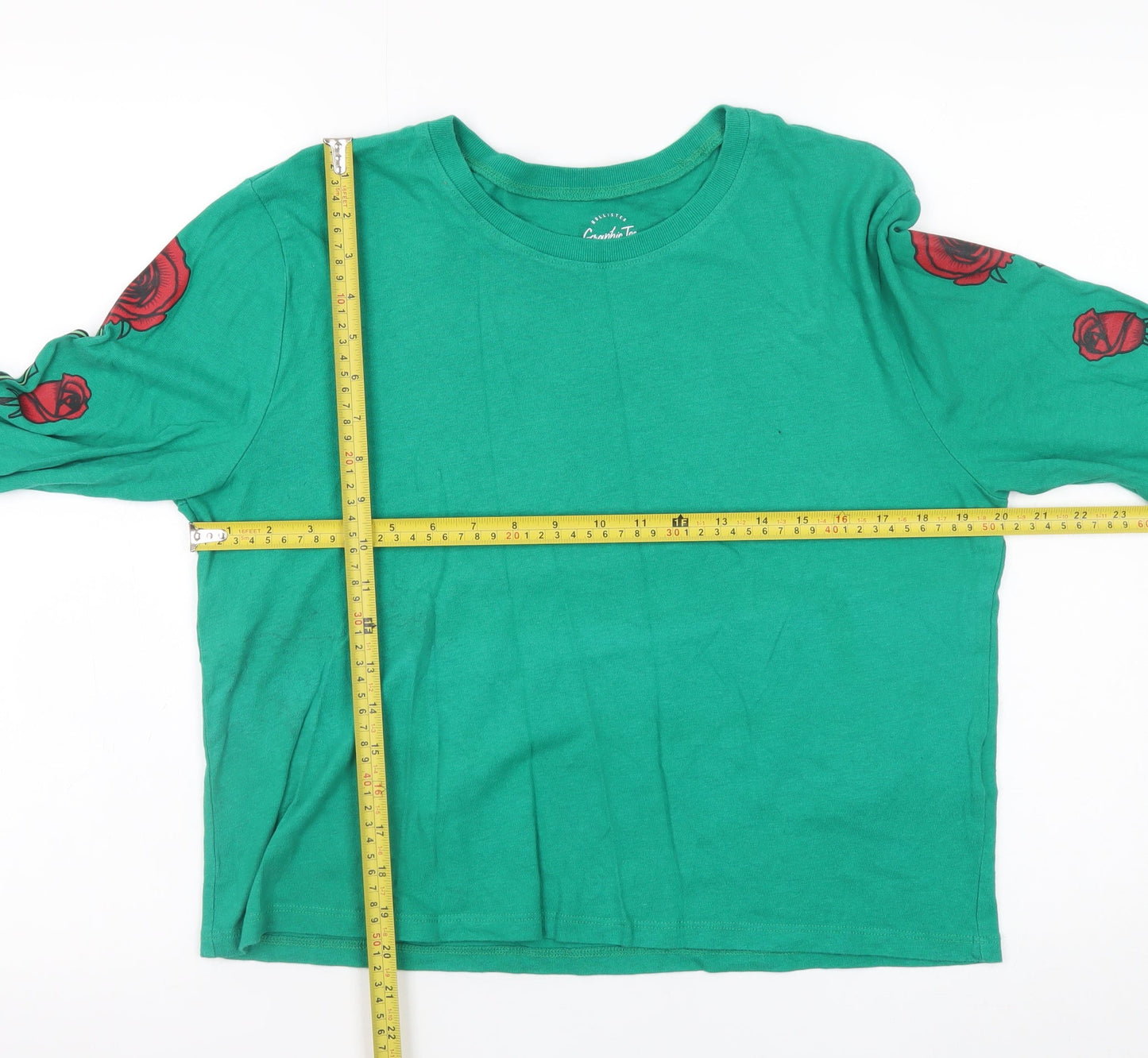 Hollister Women's Green Graphic Long Sleeve Cropped T-Shirt S