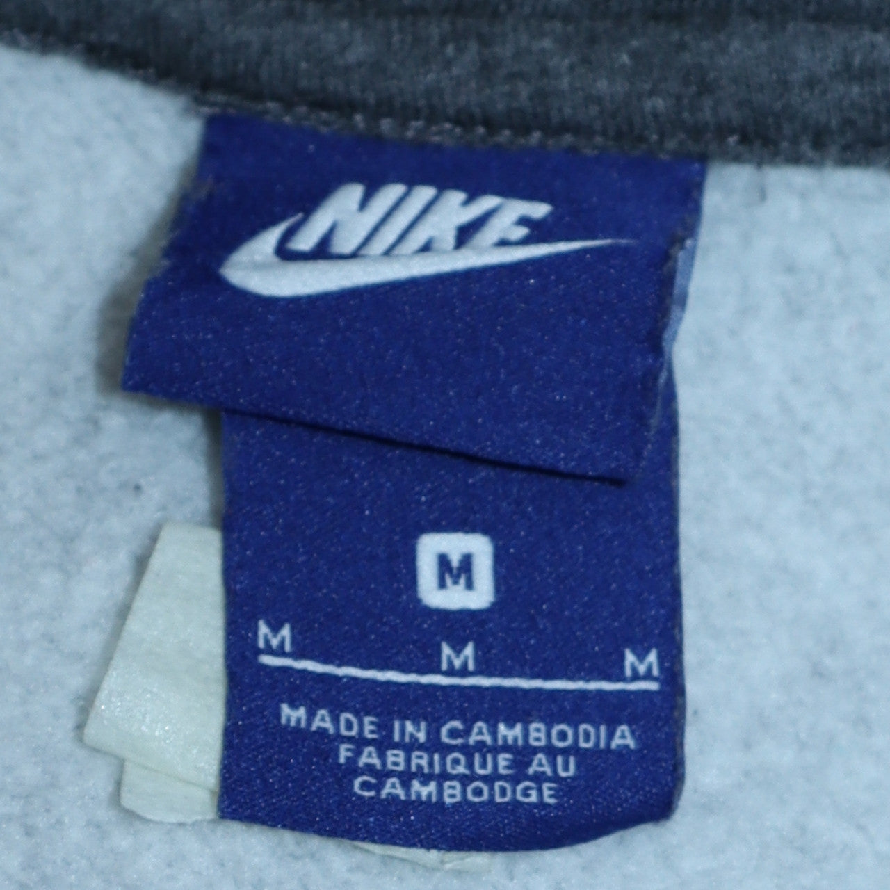 Nike Men’s Grey Full Zip Sweatshirt Size M Regular Fit Sports Style