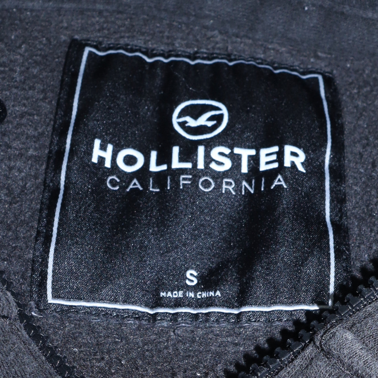Hollister Men's Black Pullover Hoodie Small 1/4 Zip Fleece Sweatshirt