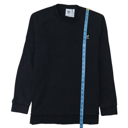 Close-up detail of Adidas Men’s Black Pullover Sweatshirt L Crew Neck Logo Fleece