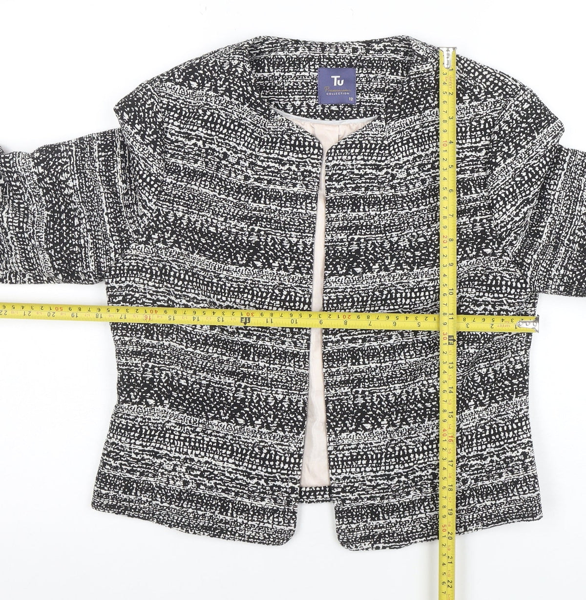 Tu Women Black & White Bouclé Cropped Jacket Size 12 Lined Bell Sleeve