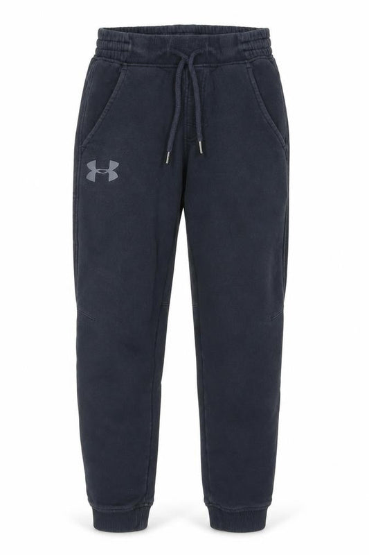 Front view of Under Armour boys’ black coldgear jogger sweatpants, size S, fitted