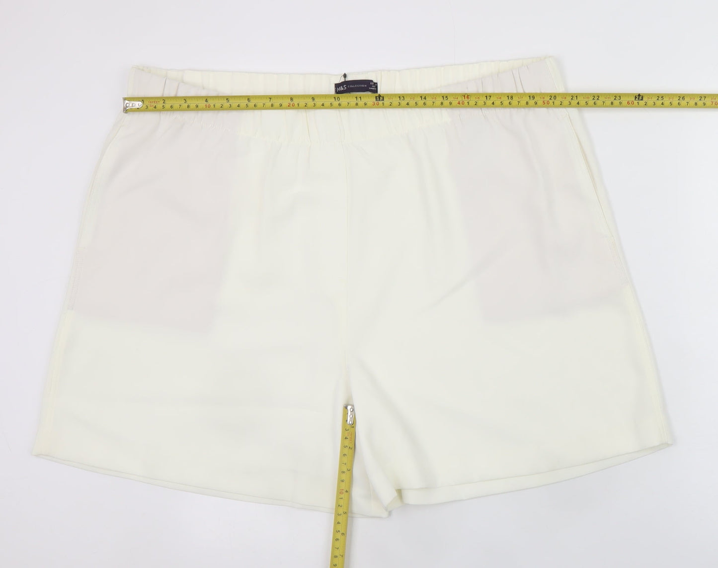 Marks and Spencer Women’s Ivory Chino Shorts Size 22 Regular Fit