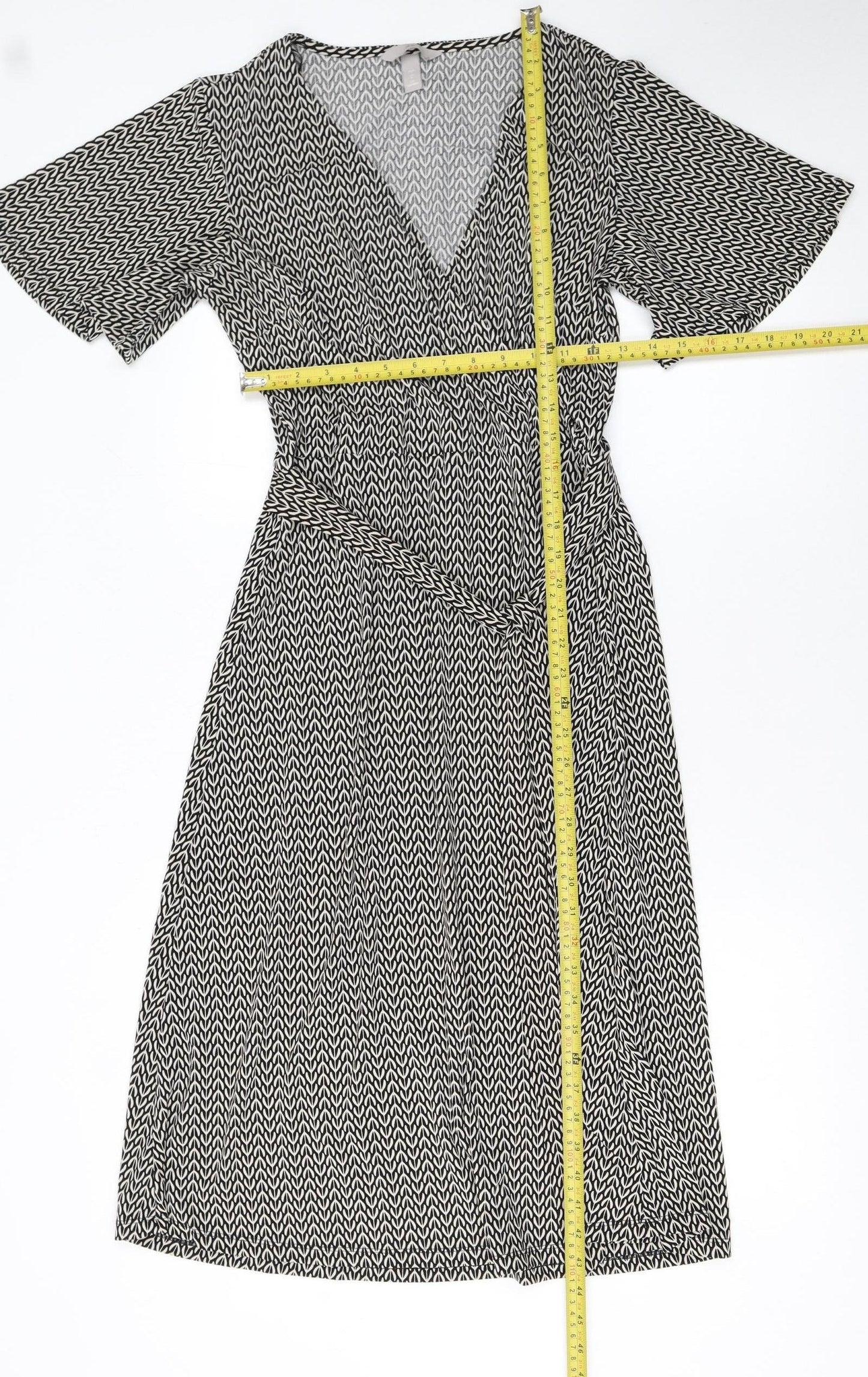 H&M Women Black Wrap Dress S Geometric Short Sleeve V-Neck Workwear