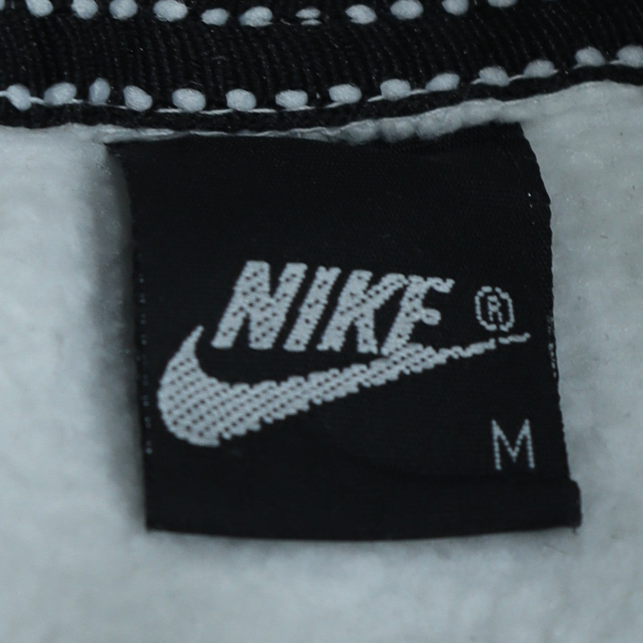 Nike Men's White Pullover Hoodie M Sports Logo Fleece Sweatshirt