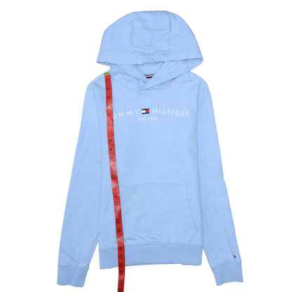 Close-up detail of Tommy Hilfiger boys’ blue pullover hoodie, size 152, cotton logo sweatshirt
