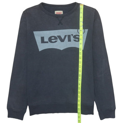 Back view of Levi's boys’ black crew neck logo pullover sweatshirt 16 years