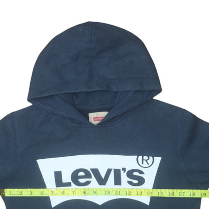 Close-up detail of Levi's boys’ blue pullover hoodie 4 years fleece graphic logo sweatshirt