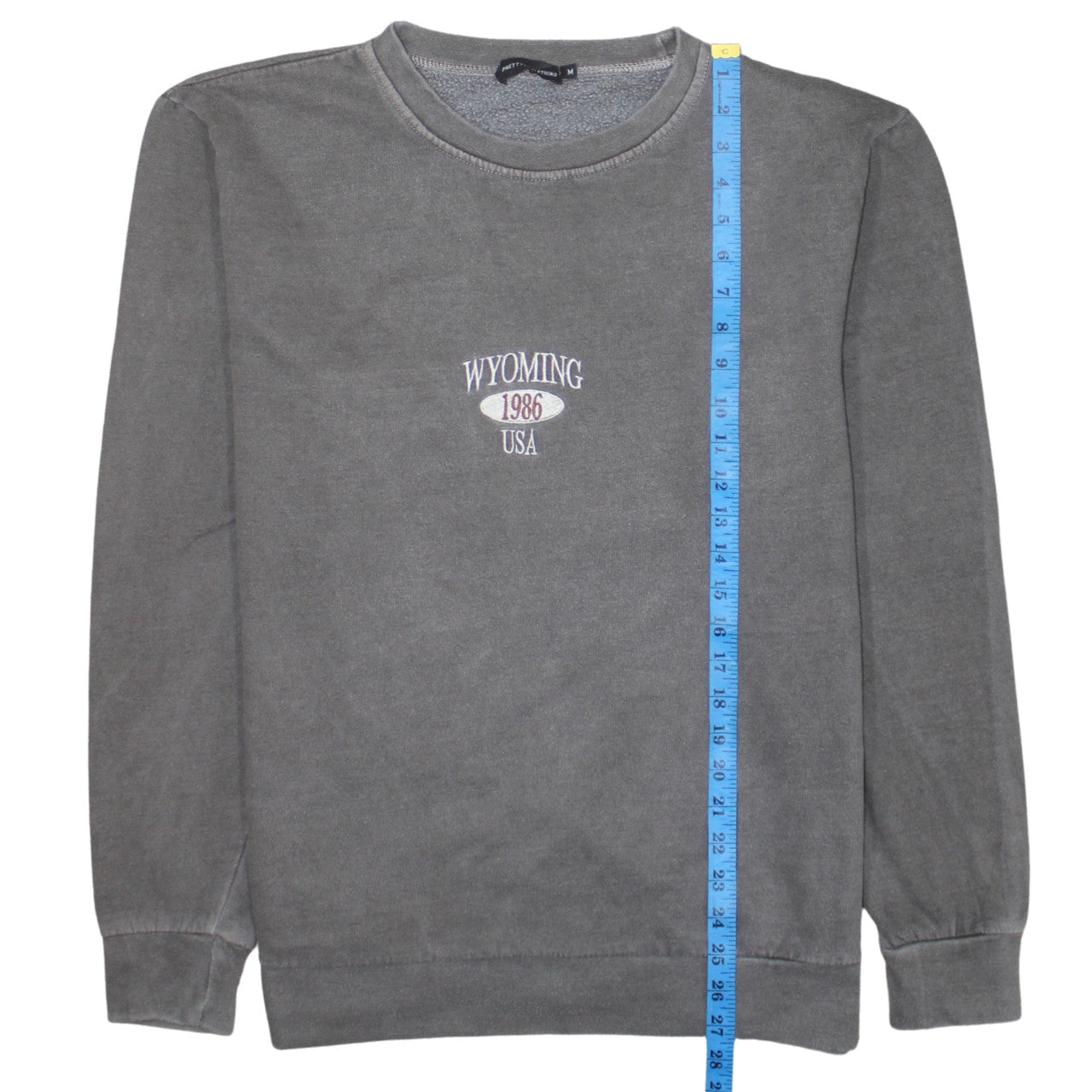 PrettyLittleThing Women Grey Pullover Sweatshirt Size M Wyoming 1986 USA Embroidered