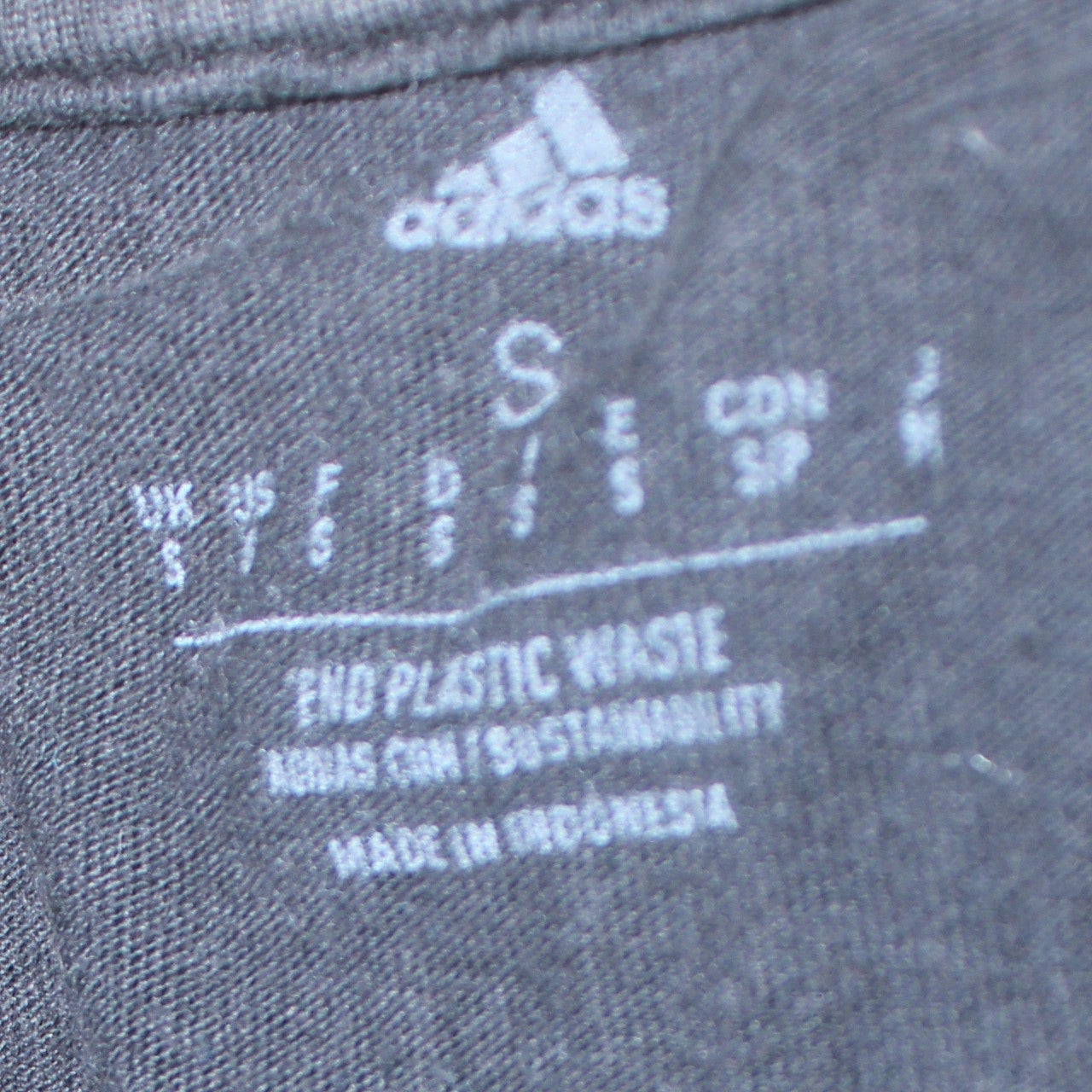 adidas Men's Black Small Graphic Logo Sports T-Shirt