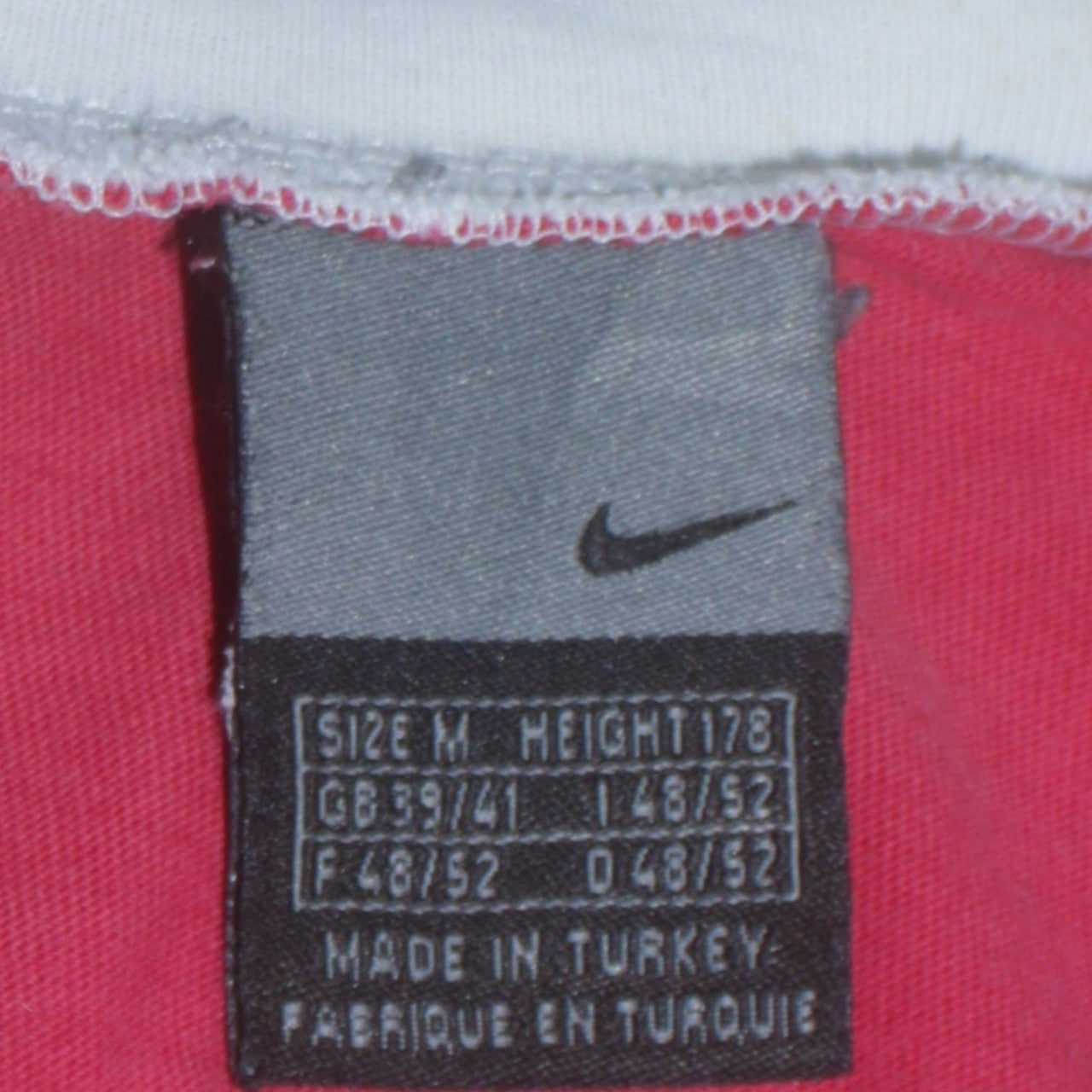 Nike Manchester United Men's Red Crew Neck Regular Fit T-Shirt M