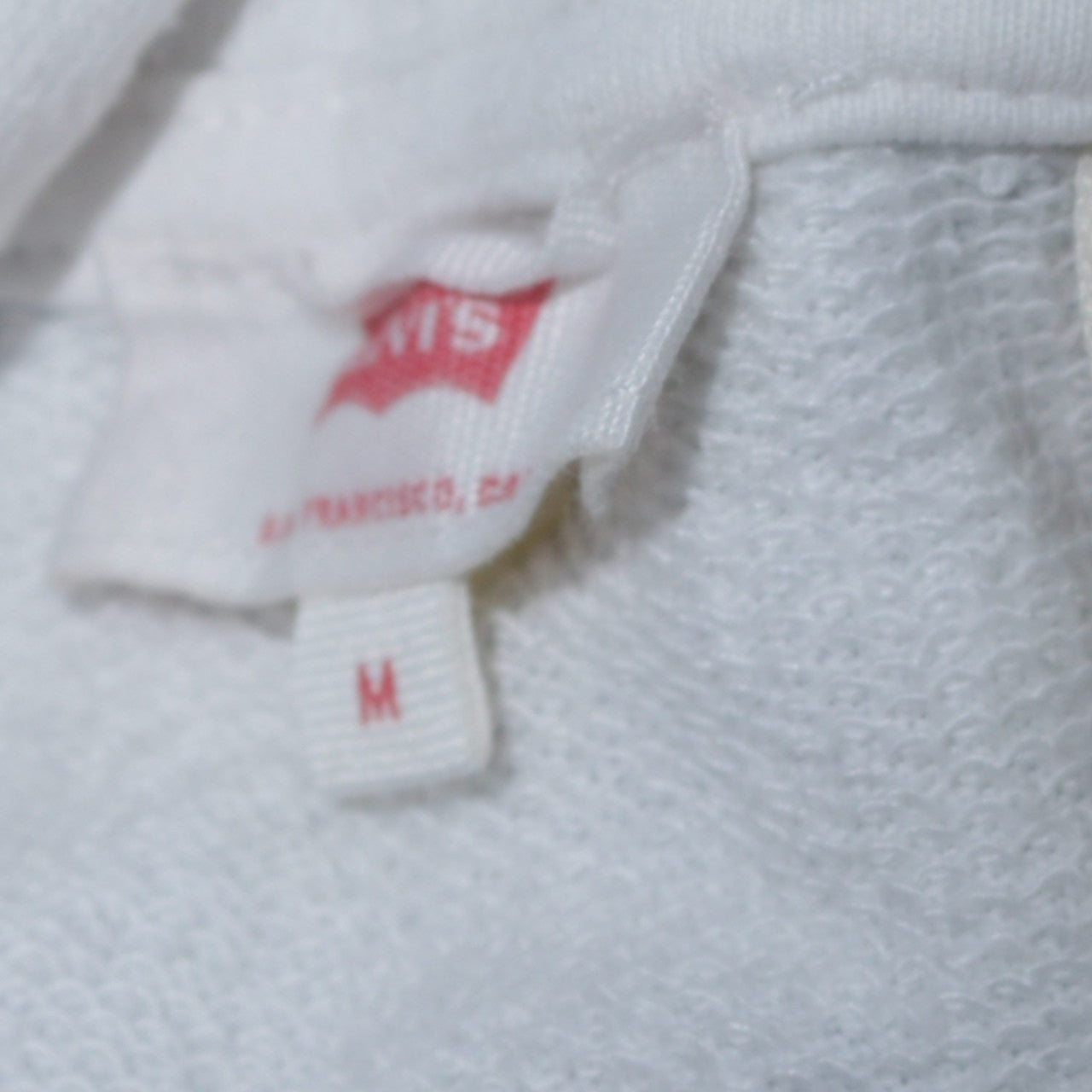 Levi's Men's White Pullover Hoodie Medium Logo Fleece Sweatshirt