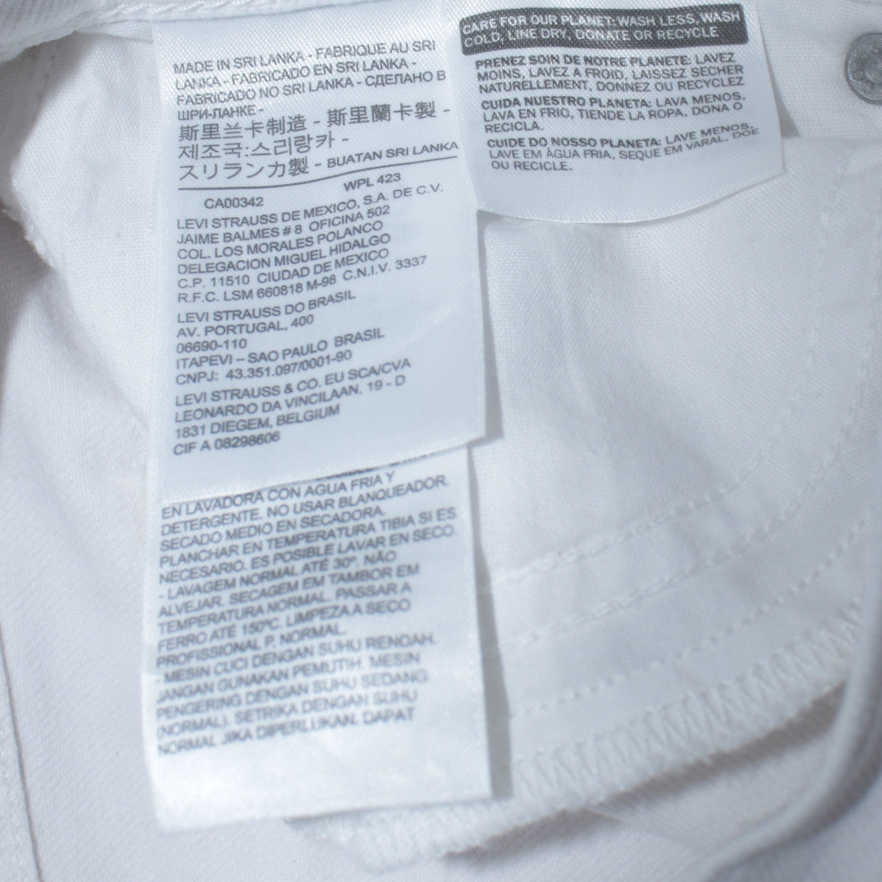 Levi's Women's White Boyfriend Jeans Size 27 Relaxed Fit Denim